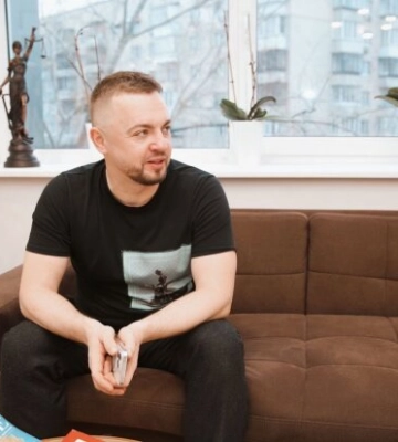 Два роки повномасштабної війни: меценат Олег Крот збільшує обсяги підтримки Сил оборони Два роки повномасштабної війни: меценат Олег Крот збільшує обсяги підтримки Сил оборони