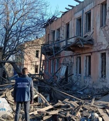 Війська РФ ударили шістьма ракетами &quot;С-300&quot; по Селидовому, 2 людини поранено, багато пошкоджень. ФОТОрепортаж