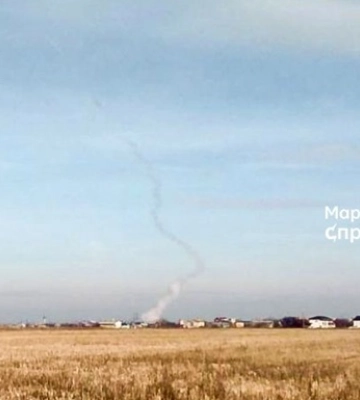 В окупованому Бердянську прогримів вибух у районі аеропорту, видніється дим. Фото