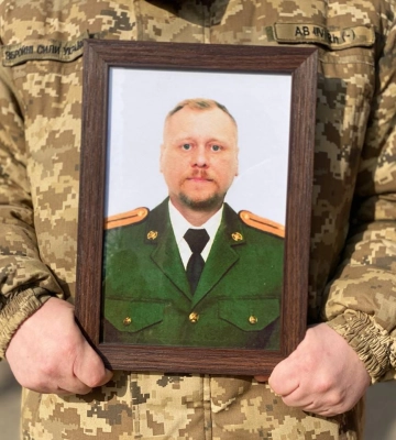 Роменська громада провела в останню путь захисника Максима Козаченка