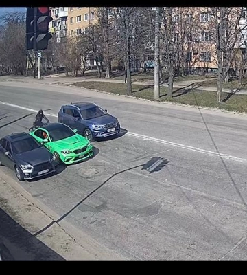 У Кропивницькому п’яний велосипедист врізався в BMW та утік