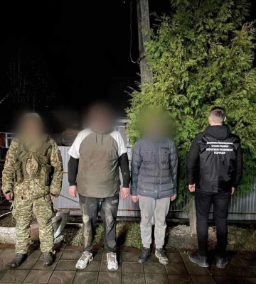 Дві доби в горах: на Закарпатті прикордонники врятували &quot;підкорювачів вершин&quot;