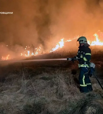 Впродовж доби надзвичайники Дніпропетровщини загасили понад 70 пожеж в екосистемах