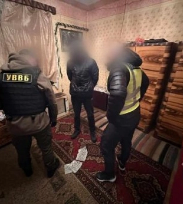 На Закарпатті затримали 17-річного юнака, який мав намір в обхід пунктів пропуску переправити в Угорщину жителя Києва