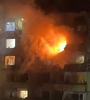 У Кривому Розі внаслідок російської атаки спалахнула пожежа в багатоповерхівці. За попередньою інформацією, загинуло двоє людей, - ОВА (оновлено)