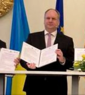 Хмельницький уклав угоду про співпрацю зі Штутгартом і Дрезденом