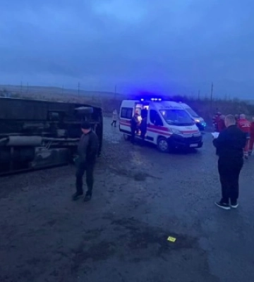 У ДТП з рейсовим автобусом на Львівщині постраждали 16 людей
