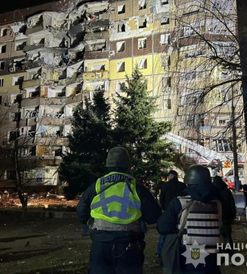 Россияне ударили по Кривому Рогу: пылает жилой дом