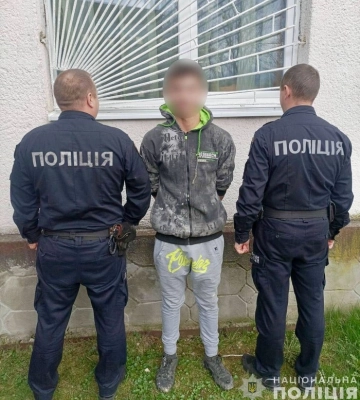 На Закарпатті затримали неповнолітнього, який пограбував чоловіка з інвалідністю