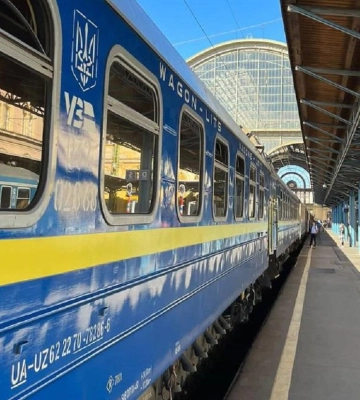 На Одесской железной дороге при эвакуации пассажиров смертельно травмирована проводница