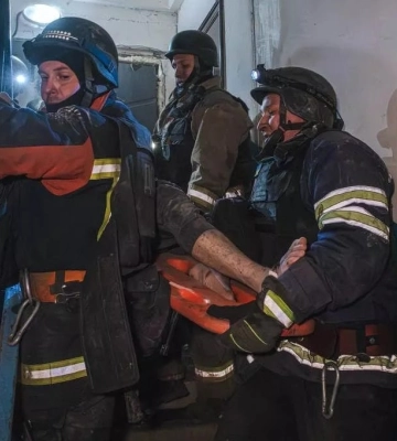 Окупанти вночі скинули авіабомбу на Мирноград: двоє людей загинули, 5 поранені