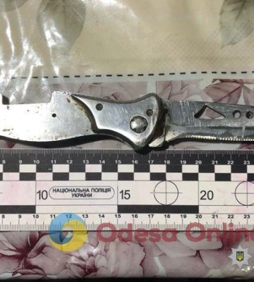 Випадково зачепив дитячий візок: мешканець Одеської області намагався зарізати друга