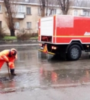 Негода в Одесі: на вулицях чергує спецтехніка