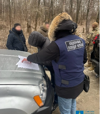 Поліцейські Сумщини викрили організовану злочинну групу шахраїв