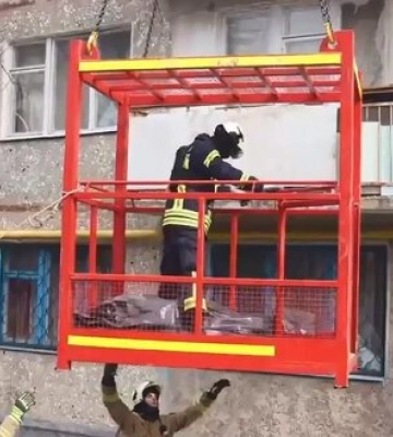 Удар &quot;Шахеда&quot; по п’ятиповерхівці в Сумах: з-під завалів дістали тіла двох людей. ВIДЕО (оновлено)