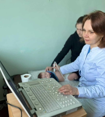 Бригади лікарів з інституту Амосова консультують дітей Рівненщини