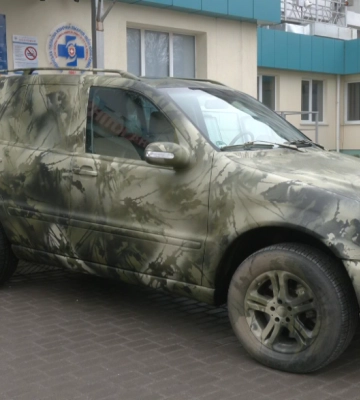 Працівники рівненської лікарні віддали денну зарплатню на авто для колеги-військового (ВІДЕО)