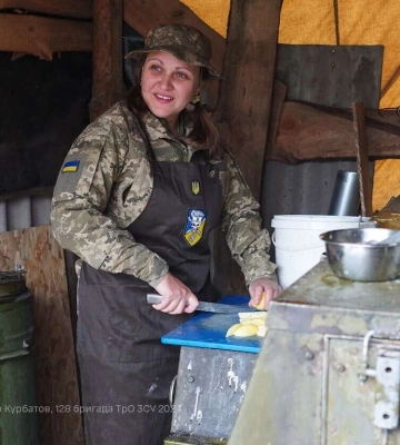 Від банківського фінансиста до польового кухаря: історія військової з ТРО  Дніпра