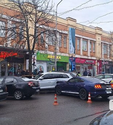 В`їхав у припарковані автівки: у Кривому Розі сталася ДТП