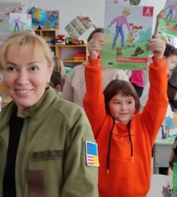 На Київщині для школярів та вчителів провели заняття з мінної безпеки: фото