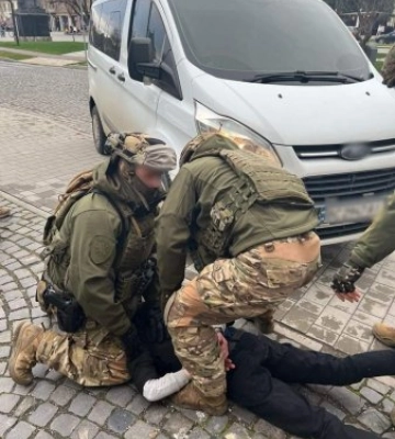 Закарпатські поліцейські затримали двох наркоторговців, які збували метамфетамін