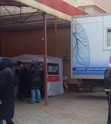 Зробити тест на ВІЛ та гепатит, зробити флюографію: на ринку Дніпра працює безкоштовна виїзна лабораторія