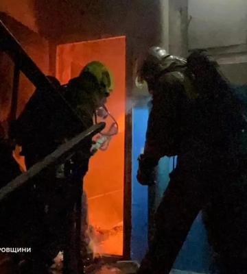 Пожежа у багатоповерхівці в Дніпрі: загинула жінка, постраждав чоловік