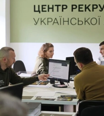 Стало відомо скільки звернулося людей за місяць до центру рекрутингу у Львові
