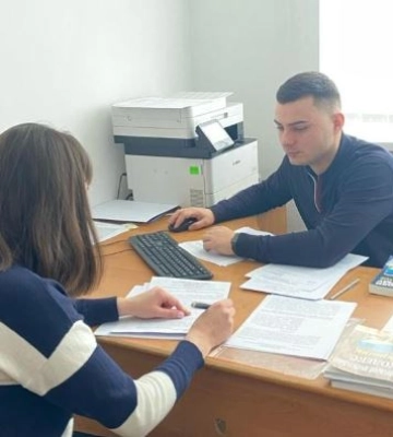 На Львівщині медсестра місяцями незаконно отримувала зарплатню