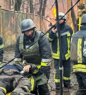 Унаслідок атаки на Одесу загинув фельдшер та співробітник ДСНС, є тяжко поранені