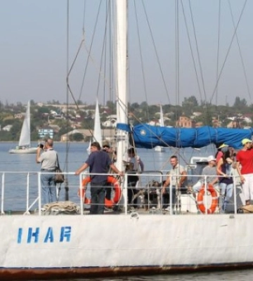 У Миколаєві пройшла зустріч з екіпажем яхти «Ікар», яка здійснила першу навколосвітню подорож