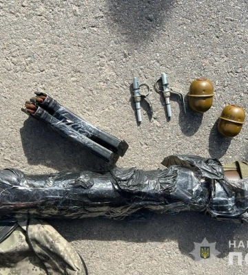 На Закарпатті поліція затримала чоловіка за підозрою у збуті зброї та боєприпасів