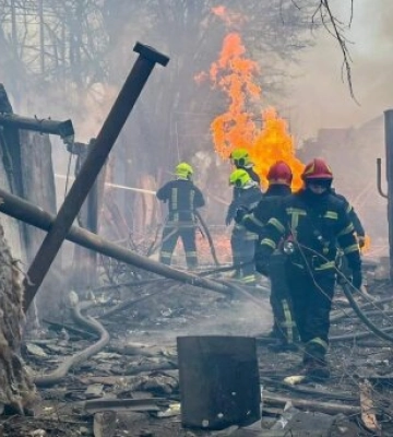 Ракетный удар по Одессе: спасатели показали жуткие кадры — подробности