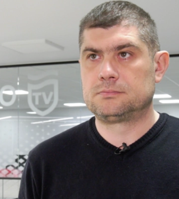 Нічна пожежа: у Дніпрі на підприємстві згоріли дві автівки