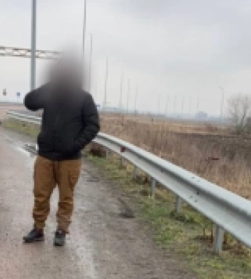 Поблизу Корця патрульні виявили, ймовірно, підроблені документи