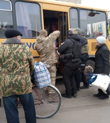 "Не знають, куди йти, вони просто тікають від обстрілів". Мешканка Білопільської громади – про евакуацію з прикордоння