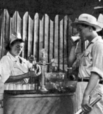 Продавали в жару, как квас: в сети показали интересное фото Киева в 1960-е годы