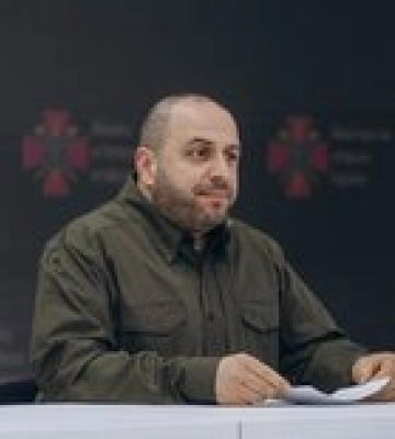 Министр обороны приехал на Запорожское направление и показал ход строительства фортификаций (видео)