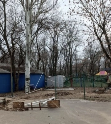 Оккупанты демонтировали один из главных атрибутов мелитопольского парка 