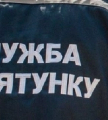 У Дубні рятувальники відкривали двері квартири