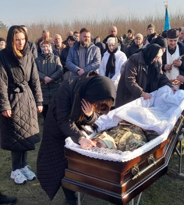 Героїчно загинув на Донеччині: на Волині попрощалися із полеглим воїном Геннадієм Кондратюком