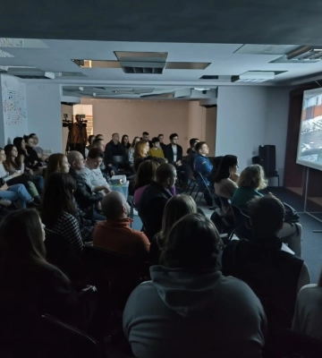 У Дніпрі організували благодійний показ «20 днів у Маріуполі», який здобув «Оскар»