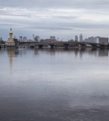 У Києві суттєво піднявся рівень води у Дніпрі: чи є загроза підтоплення житлових будинків