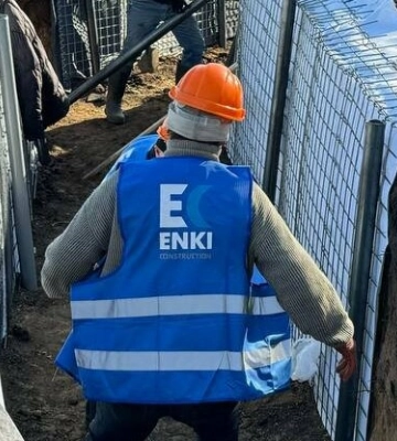 Бригади з Полтавської області допомагають будувати захисні конструкції на сході країни
