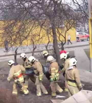 У Сумах дістали третє тіло з-під завалів зруйнованої п’ятиповерхівки