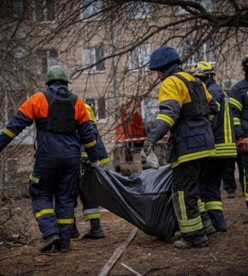 У Сумах дістали третє тіло з-під завалів зруйнованої п’ятиповерхівки