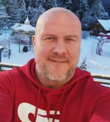 Узелков жорстко висловився на адресу Гордона і Дьоміна