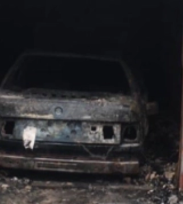 У селі на півночі Рівненщини вогонь знищив будівлю і «Passat»