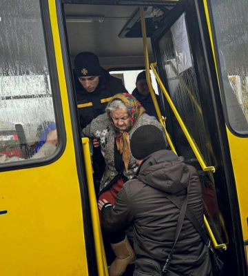 З Великої Писарівки евакуювали 256 мирних мешканців