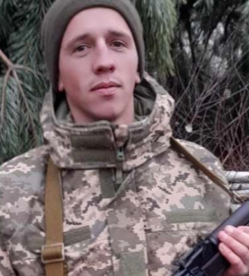 Обіцяв повернутися, щоб одружитися, та зустріли «на щиті»: Зеленський розгляне петицію про присвоєння волинянину державної&amp;hellip;